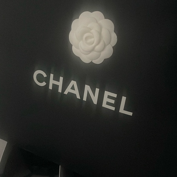 Selling my Chanel silk scarf, used once and never wore again, perfect condition. - Picture 1 of 3